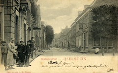 16650 Gezicht op de Utrechtsestraat te IJsselstein uit het zuidwesten.